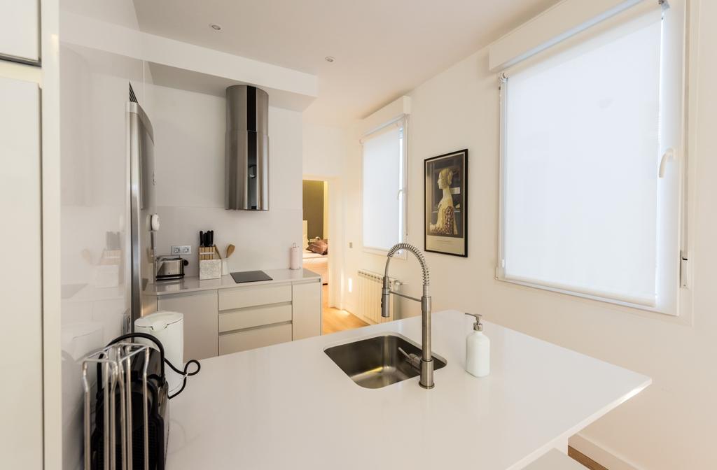 Opera Suites Мадрид Экстерьер фото